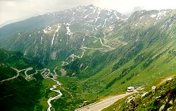 Blick vom Furkapass auf den Grimselpass
